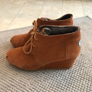 Toms wedge size 10 desert camel